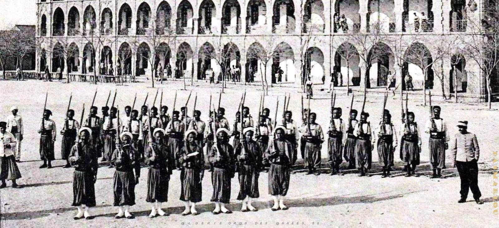 2648- Mostaganem - Caserne des Tirailleurs2 - 1913.jpg